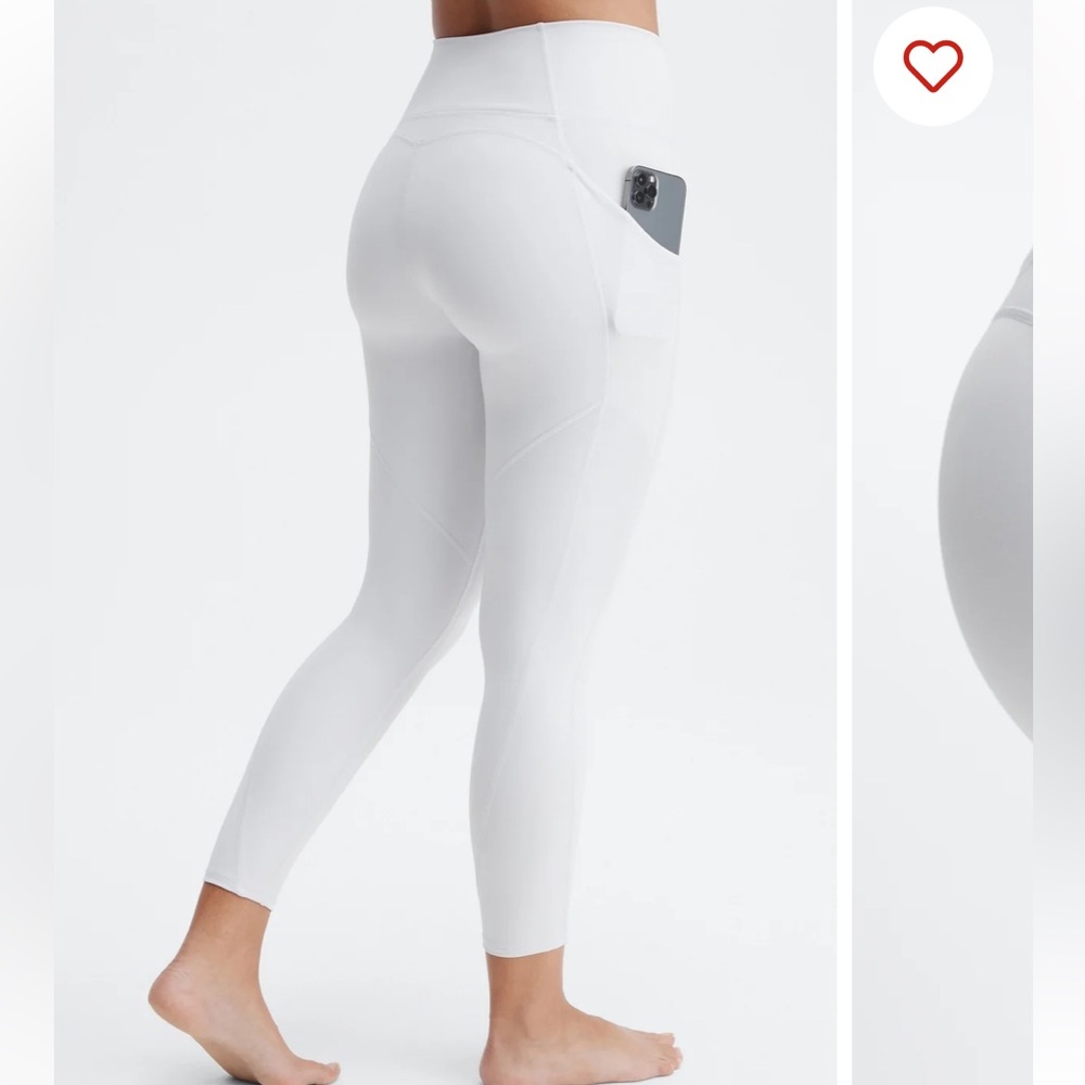 Fabletics oasis 7/8 legging in white - medium